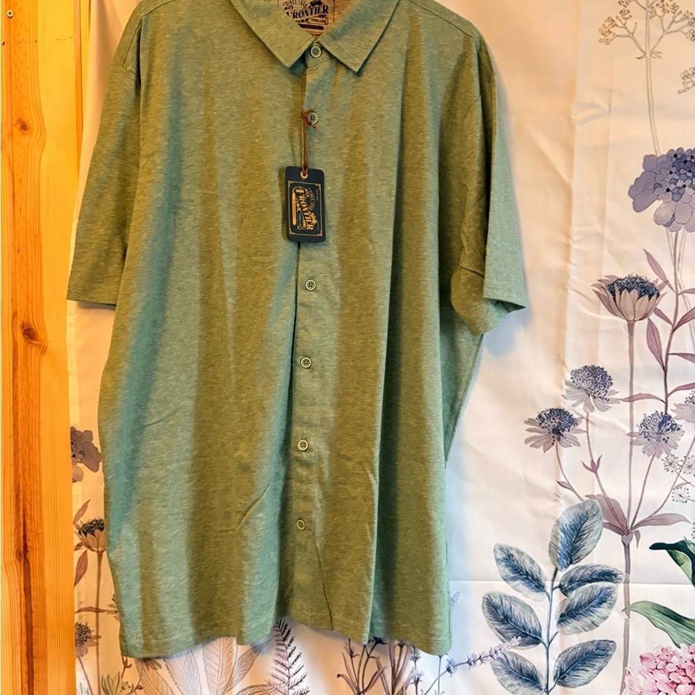 Men's Casual Green Button-Down Shirt